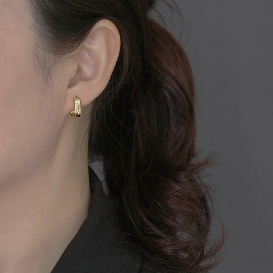 Négyzet formájú ezüst fülbevaló