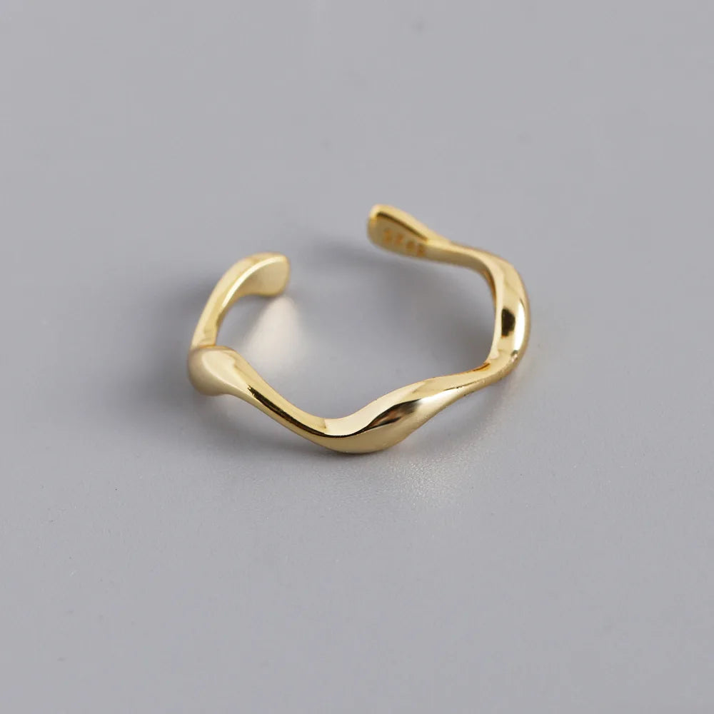 Vékony hullámos ezüst gyűrű - Eyla Jewelry