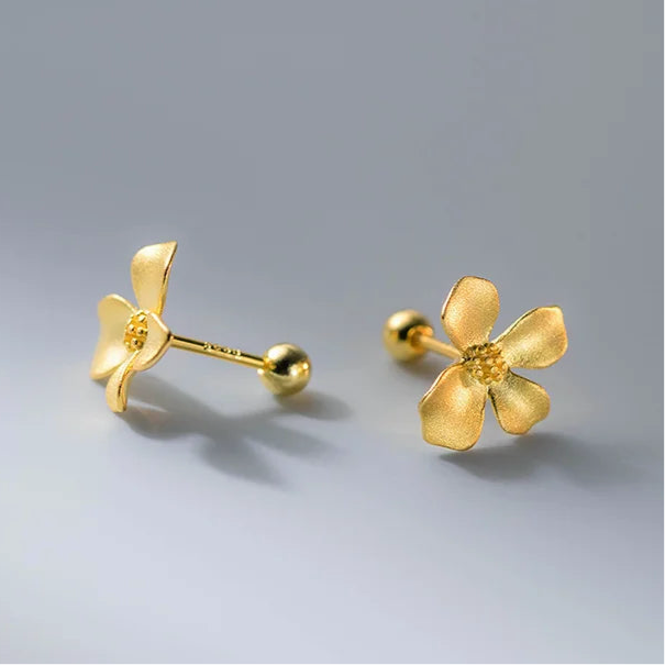 Virágos aranyozott ezüst fülbevaló - Eyla Jewelry