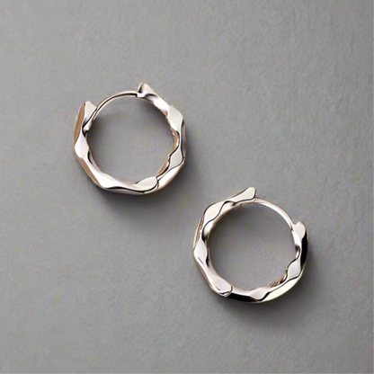 Rusztikus hatású ezüst karika-fülbevaló - Eyla Jewelry