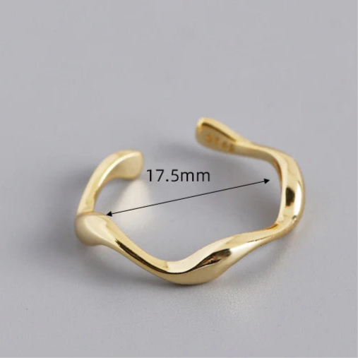 Vékony hullámos ezüst gyűrű - Eyla Jewelry