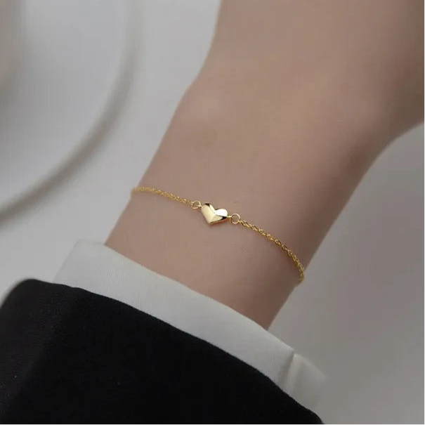 Minimalista szivecskés ezüst karkötő - Eyla Jewelry