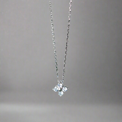 Lóhere ezüst nyaklánc - Eyla Jewelry