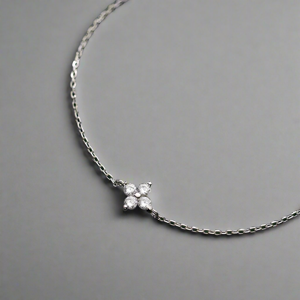 Lóhere ezüst karkötő - Eyla Jewelry