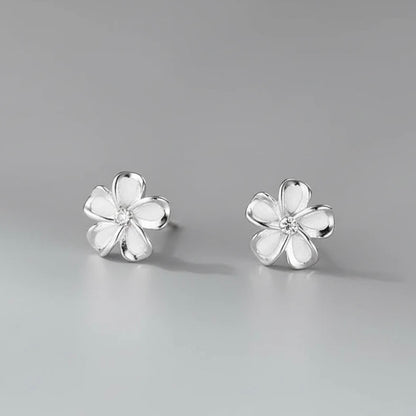 Szolid virágos ezüst fülbevaló