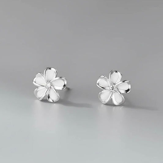 Szolid virágos ezüst fülbevaló