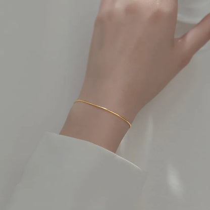 Kígyó minimalista ezüst karkötő - Eyla Jewelry