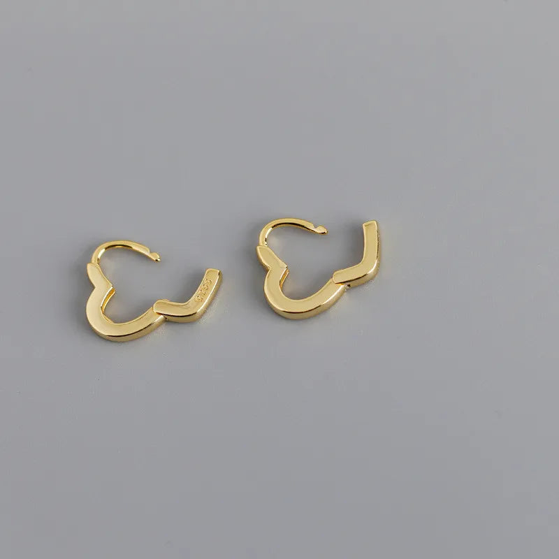 Letisztult szivecskés ezüst fülbevaló - Eyla Jewelry