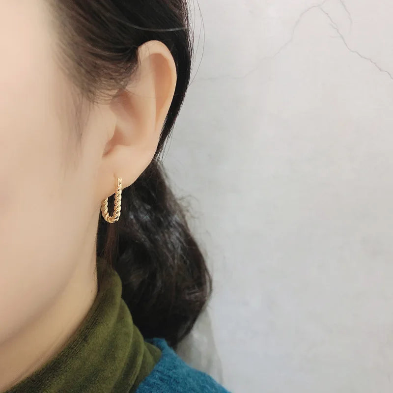 Csavart ovális ezüst fülbevaló - Eyla Jewelry