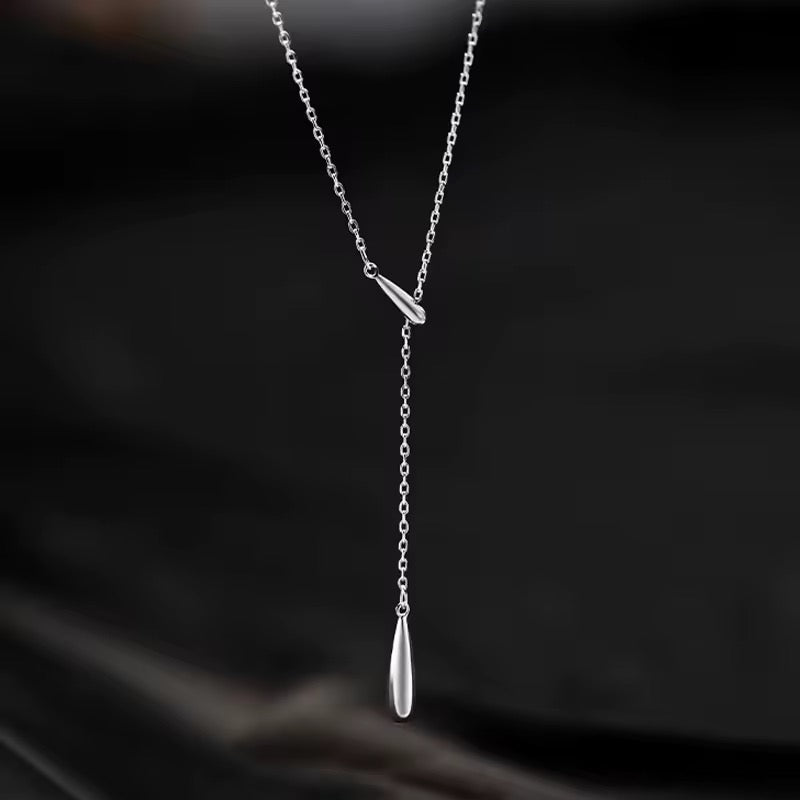 Csepp formájú ezüst nyaklánc