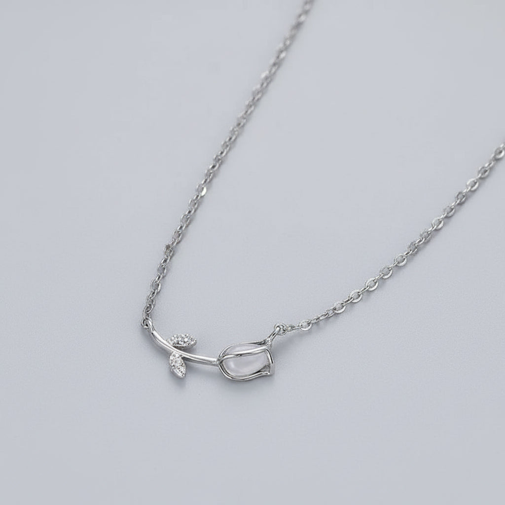 Tulipános ezüst nyaklánc