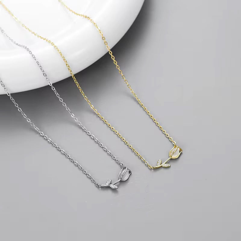 Tulipános ezüst nyaklánc