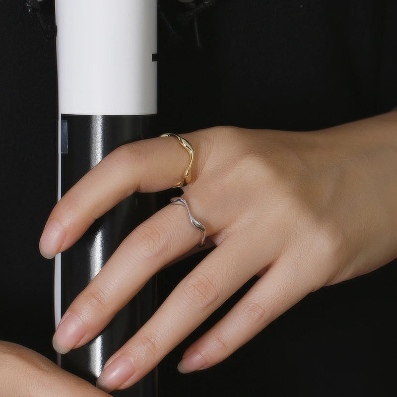 Vékony hullámos ezüst gyűrű - Eyla Jewelry