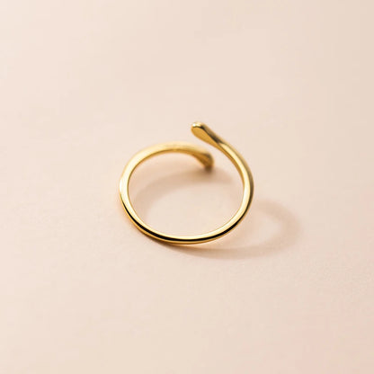 Letisztult hullámos ezüst gyűrű - Eyla Jewelry