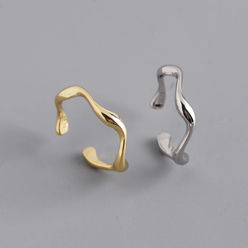 Vékony hullámos ezüst gyűrű - Eyla Jewelry