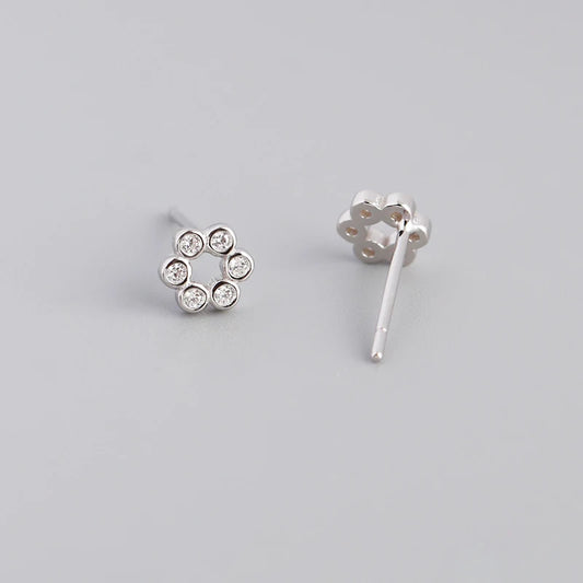 Sparkling circle silver earrings