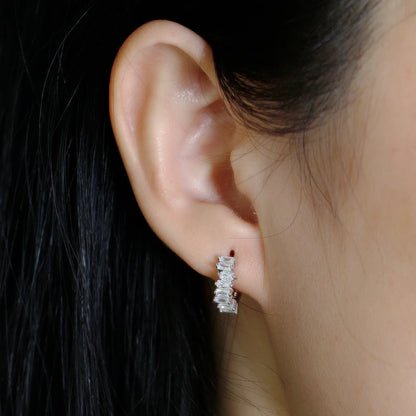 Hullámzó kristályos ezüst fülbevaló - Eyla Jewelry