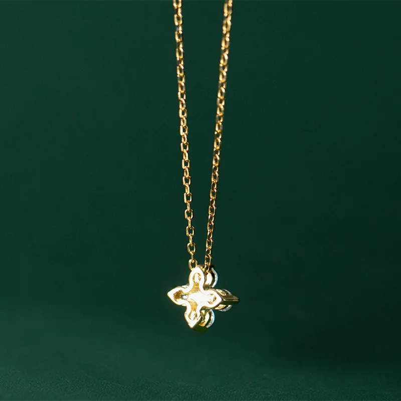 Lóhere ezüst nyaklánc - Eyla Jewelry