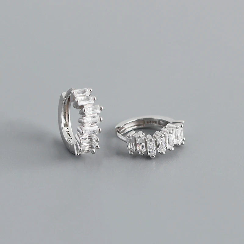 Hullámzó kristályos ezüst fülbevaló - Eyla Jewelry