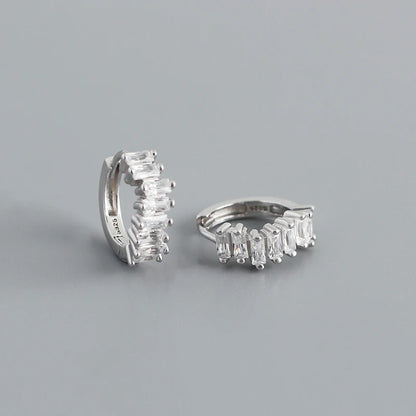 Hullámzó kristályos ezüst fülbevaló - Eyla Jewelry