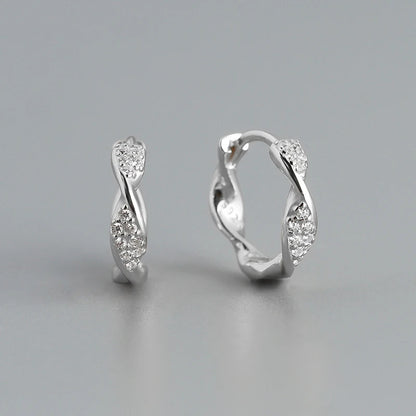 Ragyogó csavart hatású ezüst karika-fülbevaló - Eyla Jewelry