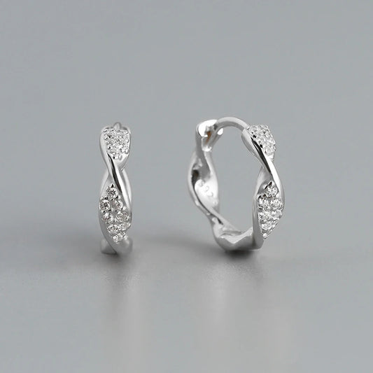 Ragyogó csavart hatású ezüst karika-fülbevaló - Eyla Jewelry