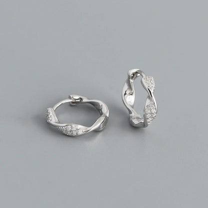 Ragyogó csavart hatású ezüst karika-fülbevaló - Eyla Jewelry