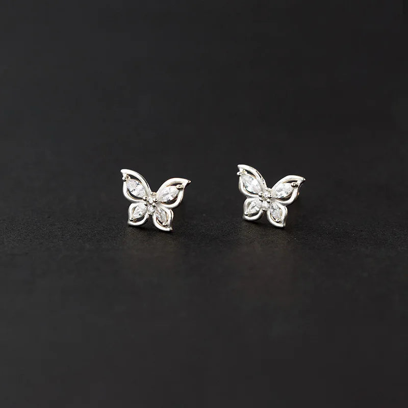 Kicsi pillangós ezüst fülbevaló