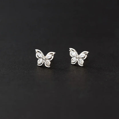 Kicsi pillangós ezüst fülbevaló