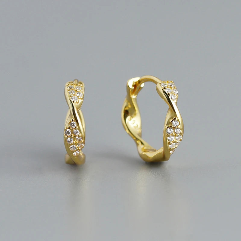 Ragyogó csavart hatású ezüst karika-fülbevaló - Eyla Jewelry