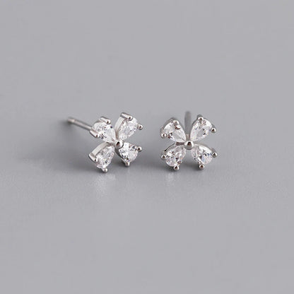 Négyágú virágos ezüst fülbevaló - Eyla Jewelry