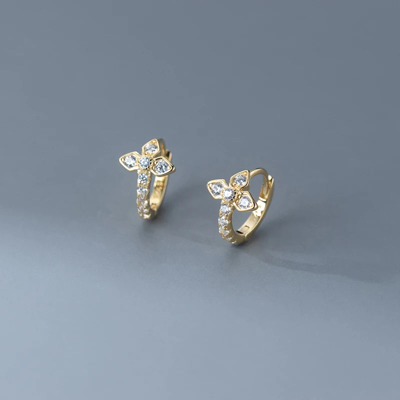 Kis méretű kereszt ezüst fülbevaló - Eyla Jewelry