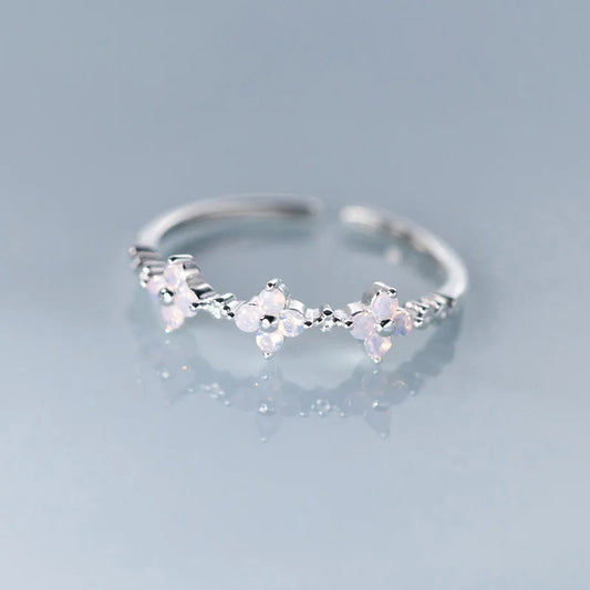 Kicsi virágos ezüst gyűrű - Eyla Jewelry