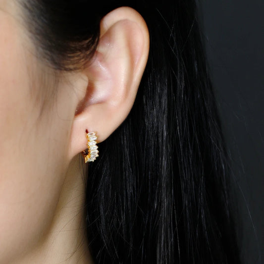 Hullámzó kristályos ezüst fülbevaló - Eyla Jewelry