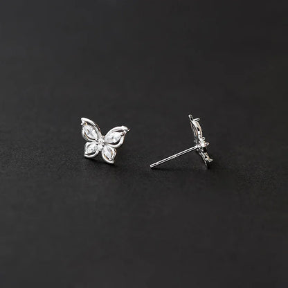 Kicsi pillangós ezüst fülbevaló