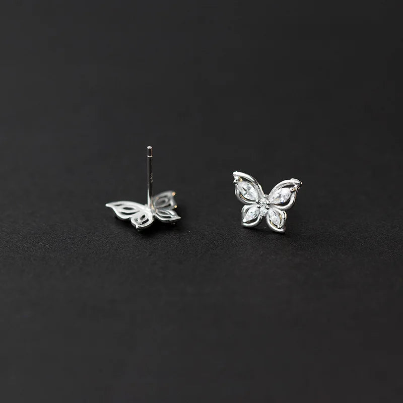 Kicsi pillangós ezüst fülbevaló