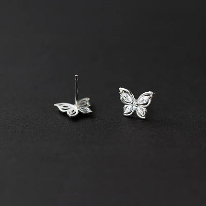 Kicsi pillangós ezüst fülbevaló