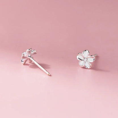 Szolid virágos ezüst fülbevaló