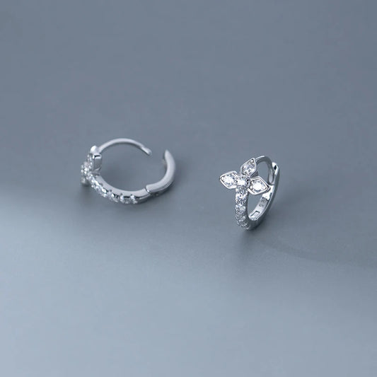 Kis méretű kereszt ezüst fülbevaló - Eyla Jewelry