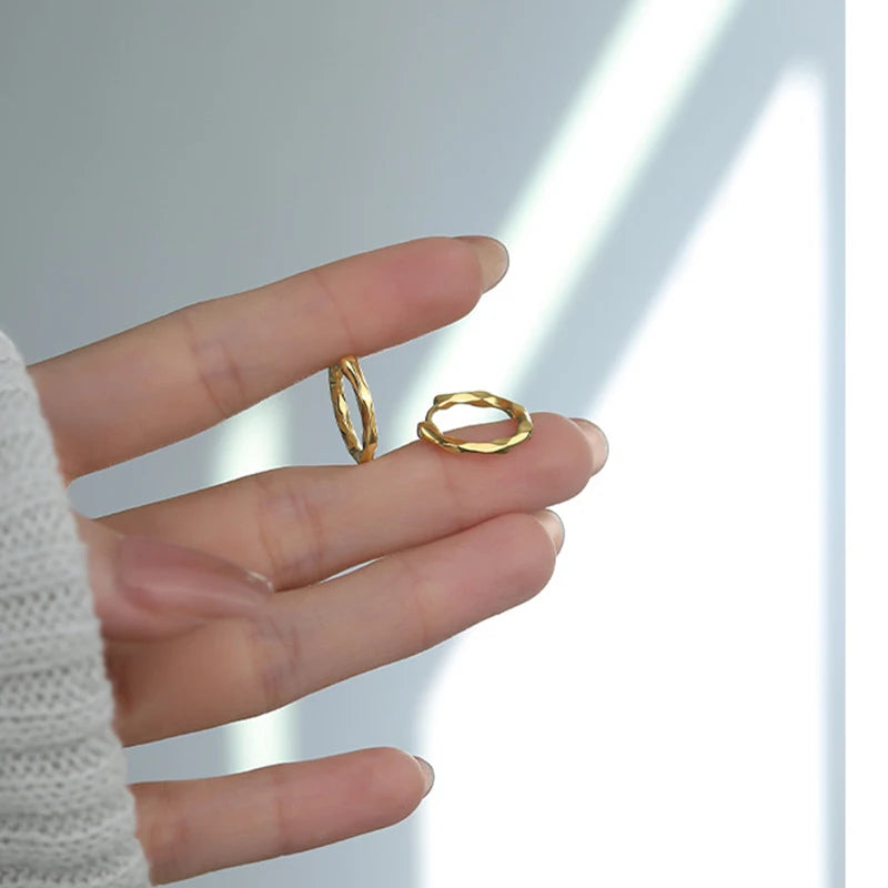 Rusztikus hatású ezüst karika-fülbevaló - Eyla Jewelry