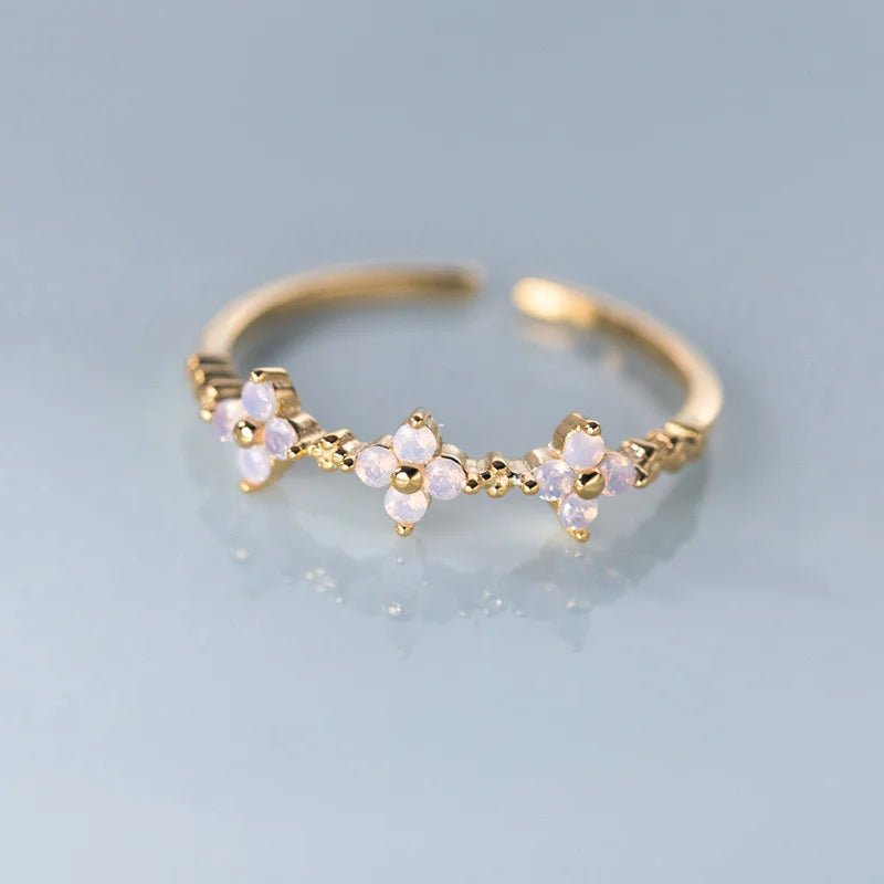 Kicsi virágos ezüst gyűrű - Eyla Jewelry