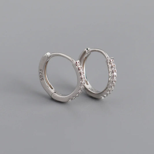 Minimalista pavé ezüst karika-fülbevaló