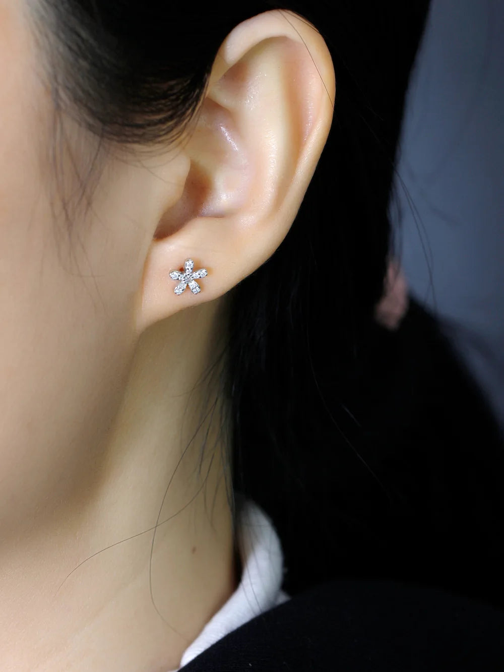 Ragyogó virág ezüst fülbevaló