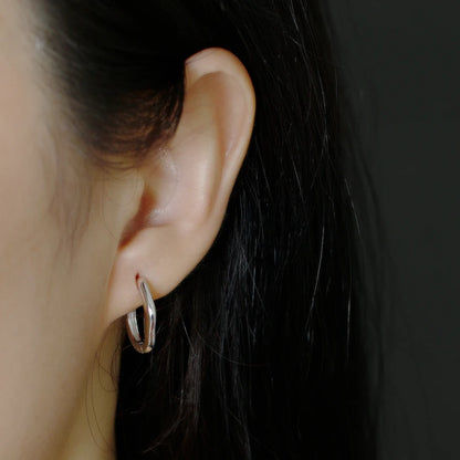 Hullámzó ezüst karika-fülbevaló - Eyla Jewelry