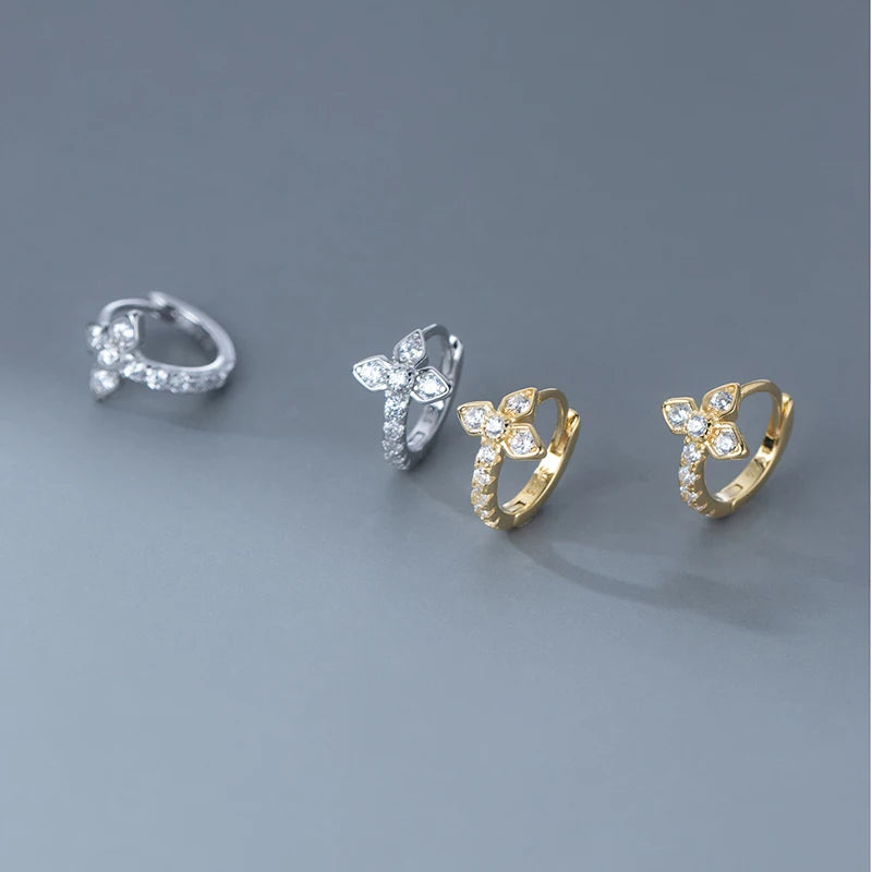 Kis méretű kereszt ezüst fülbevaló - Eyla Jewelry