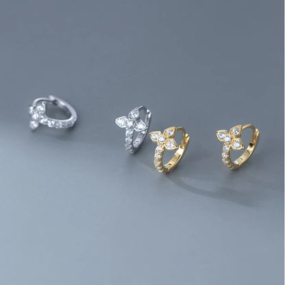 Kis méretű kereszt ezüst fülbevaló - Eyla Jewelry