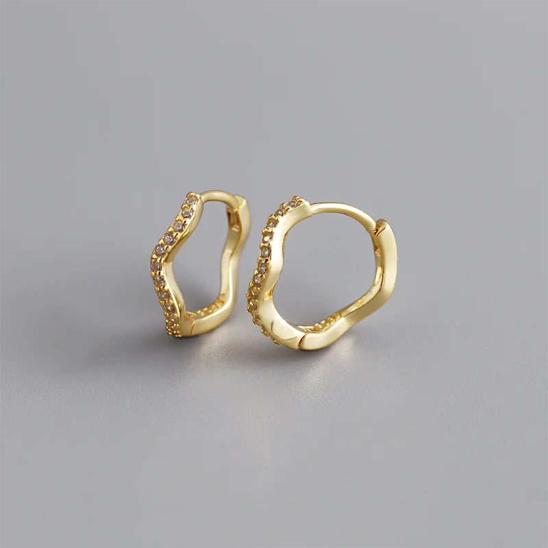 Hullámos ragyogás ezüst fülbevaló - Eyla Jewelry